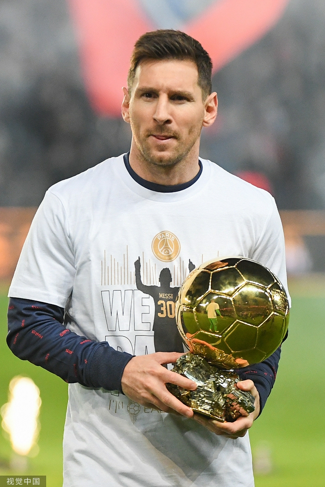 太阳报：穆德里克因宝马车违规贴膜被吊销驾照，罚款199镑