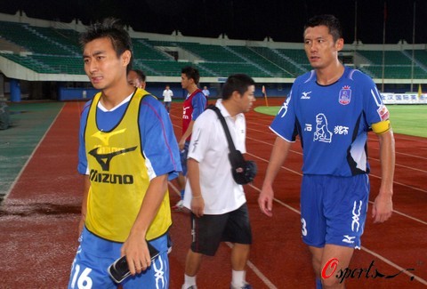 詹姆斯关键三分绝杀比赛