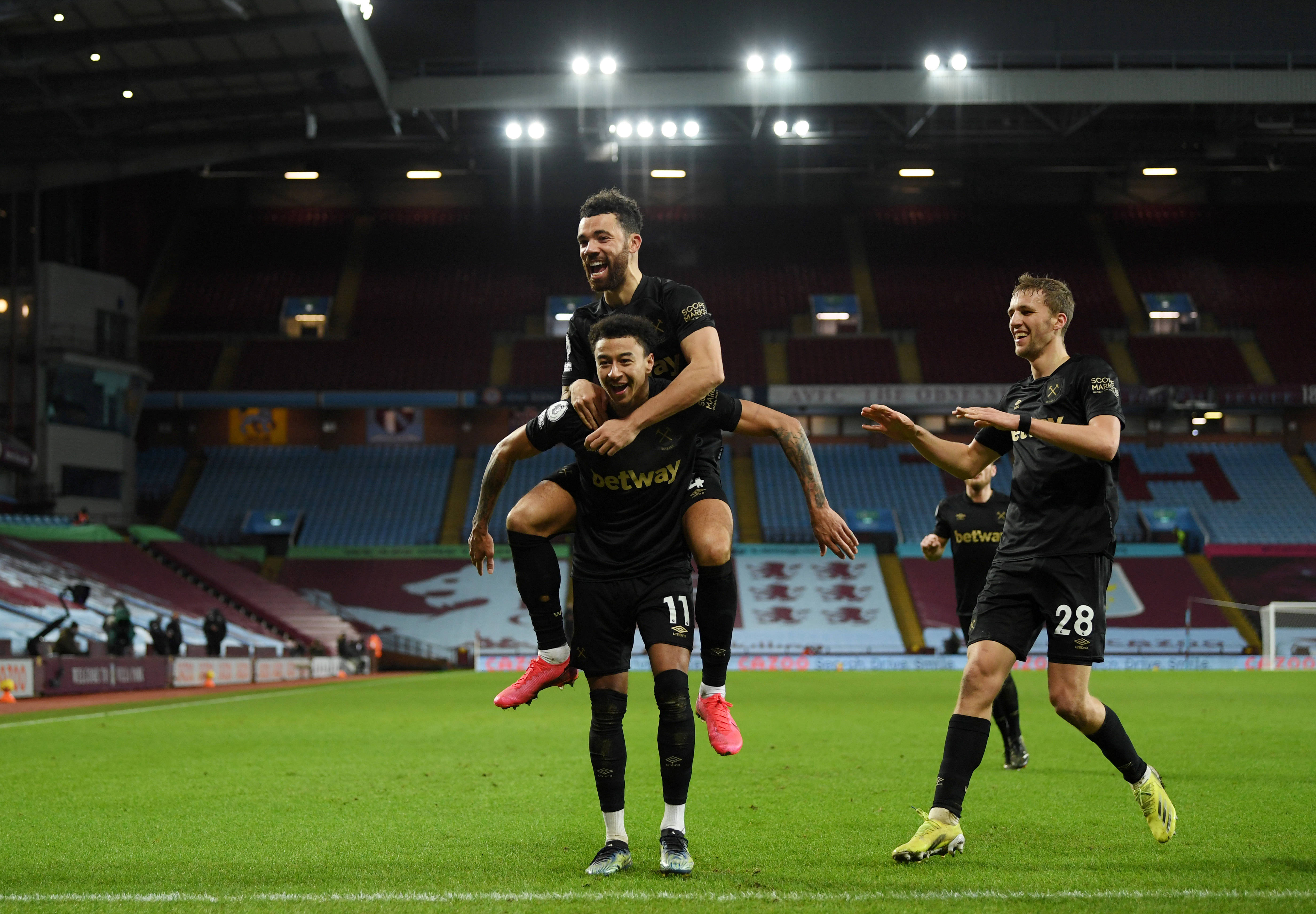 命中注定，狼队新援沃尔费手臂上有一个狼的文身