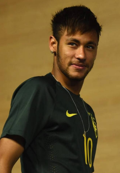 吴曦迎来个人生涯400场顶级联赛出场，同年龄段仅次于王大雷